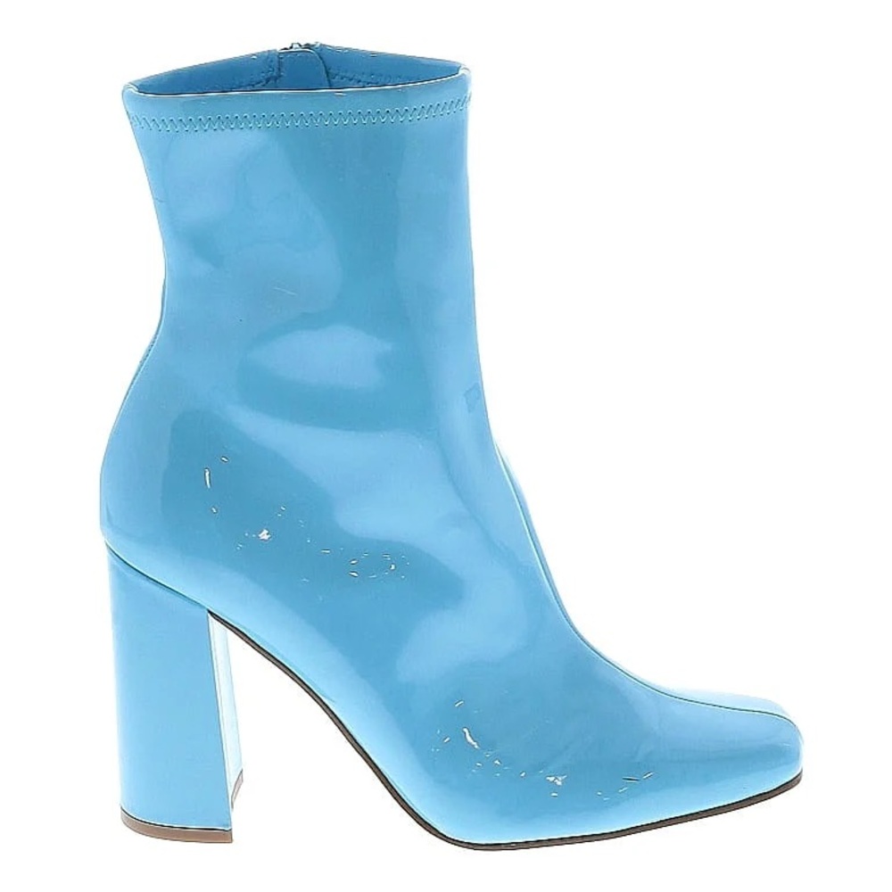 Gently used Steve Madden Lynden boots